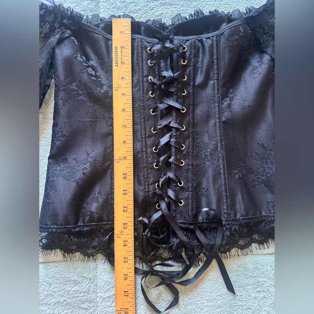 Chic Black Lace Corset Blouse - Picture 12 of 13